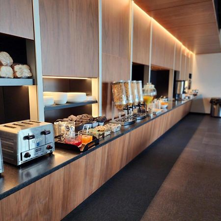 Grand Times Hotel Laval - Centropolis Buitenkant foto