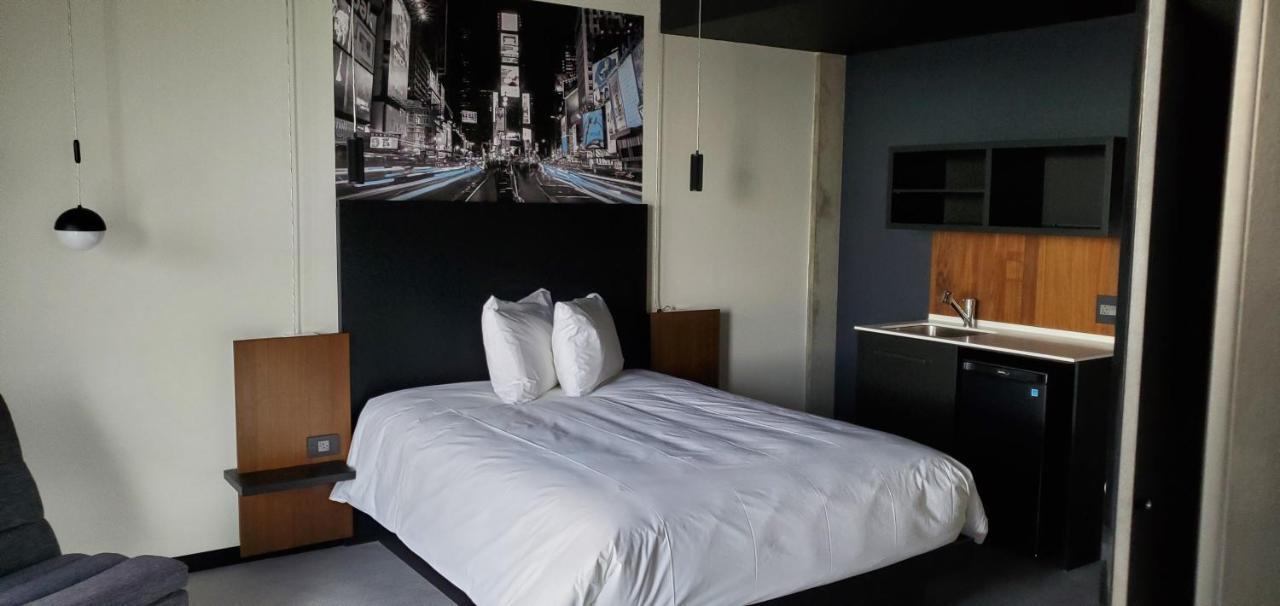 Grand Times Hotel Laval - Centropolis Buitenkant foto