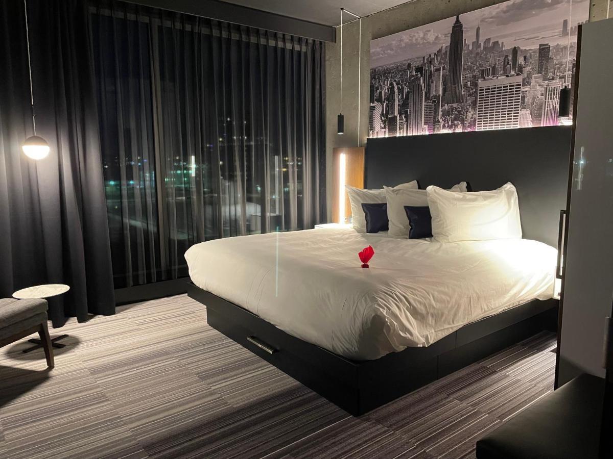 Grand Times Hotel Laval - Centropolis Buitenkant foto